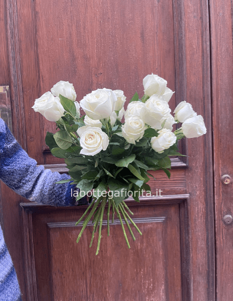 Mazzo di rose Bianche cm 60
