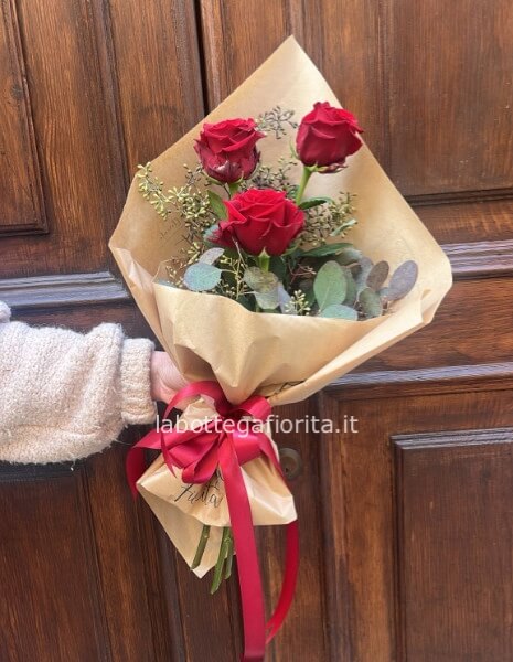 TRE ROSE ROSSE
